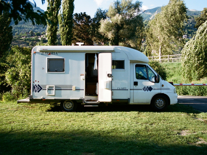 lucas-favre-camping car-unsplash